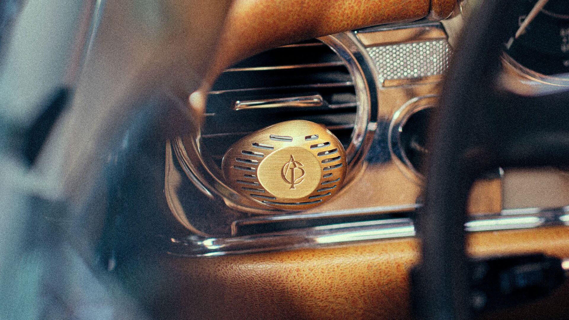 Atelier Cologne 車用擴香系列，香檸檬造型擴香成為車內藝術亮點