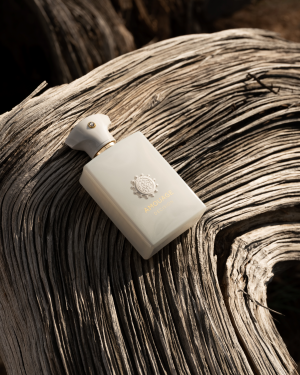 AMOUAGE 恆·光系列「光」香水情境圖