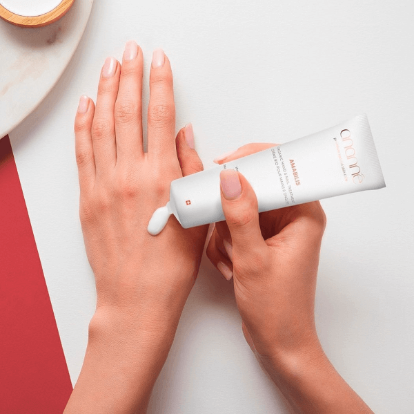 護手霜推薦：ananné 極致潤甲護手霜 60ml 使用示意圖